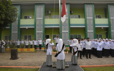 Semarak Bulan Kemerdekaan, MAN 2 Labura Teguhkan Nilai Nasionalisme melalui Upacara Bendera