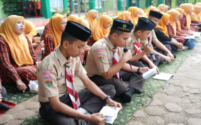Kental Nuansa Religius, Murid MAN 2 Labura Khidmat Ikuti Pembacaan Yasin
