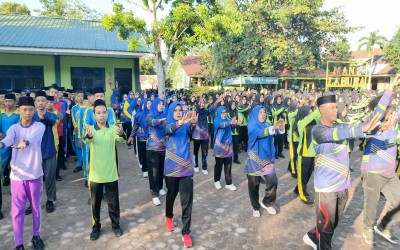 Jaga Kebugaran Tubuh, MAN 2 Labura Laksanakan Senam Sehat di Lapangan Utama Madrasah